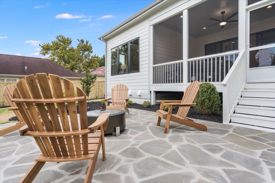Elm Street Cottage outdoor firepit and seating