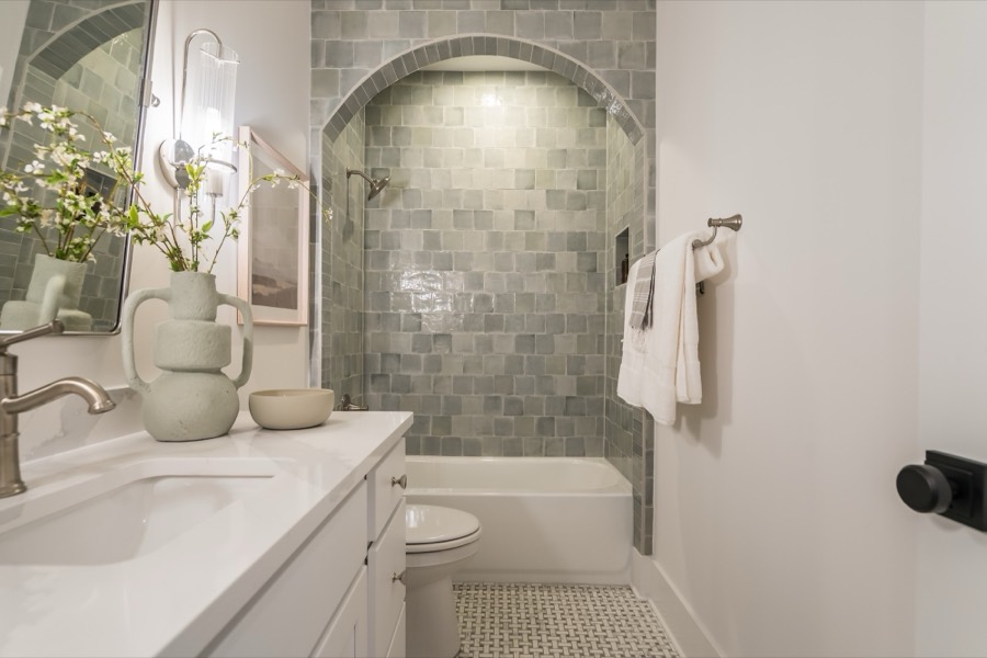 McLaurin Farms guest bathroom